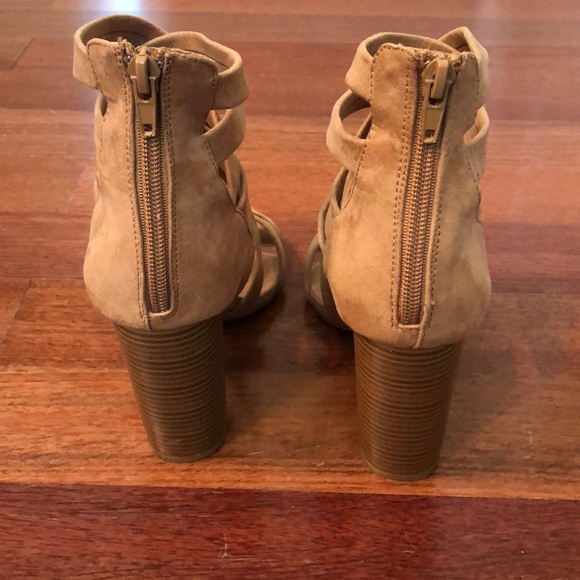 Charlotte Russe • Morris Heels - Picture 4 of 8